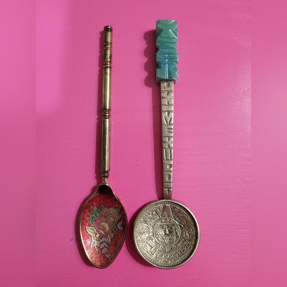 Decorative Collectible Spoons Set Of 2 (10)